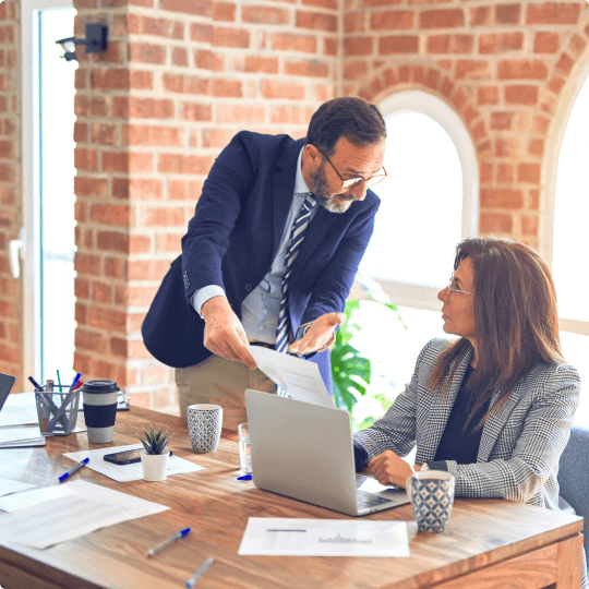 Logic Akpro Ark - Equipo de expertos en criptomoneda